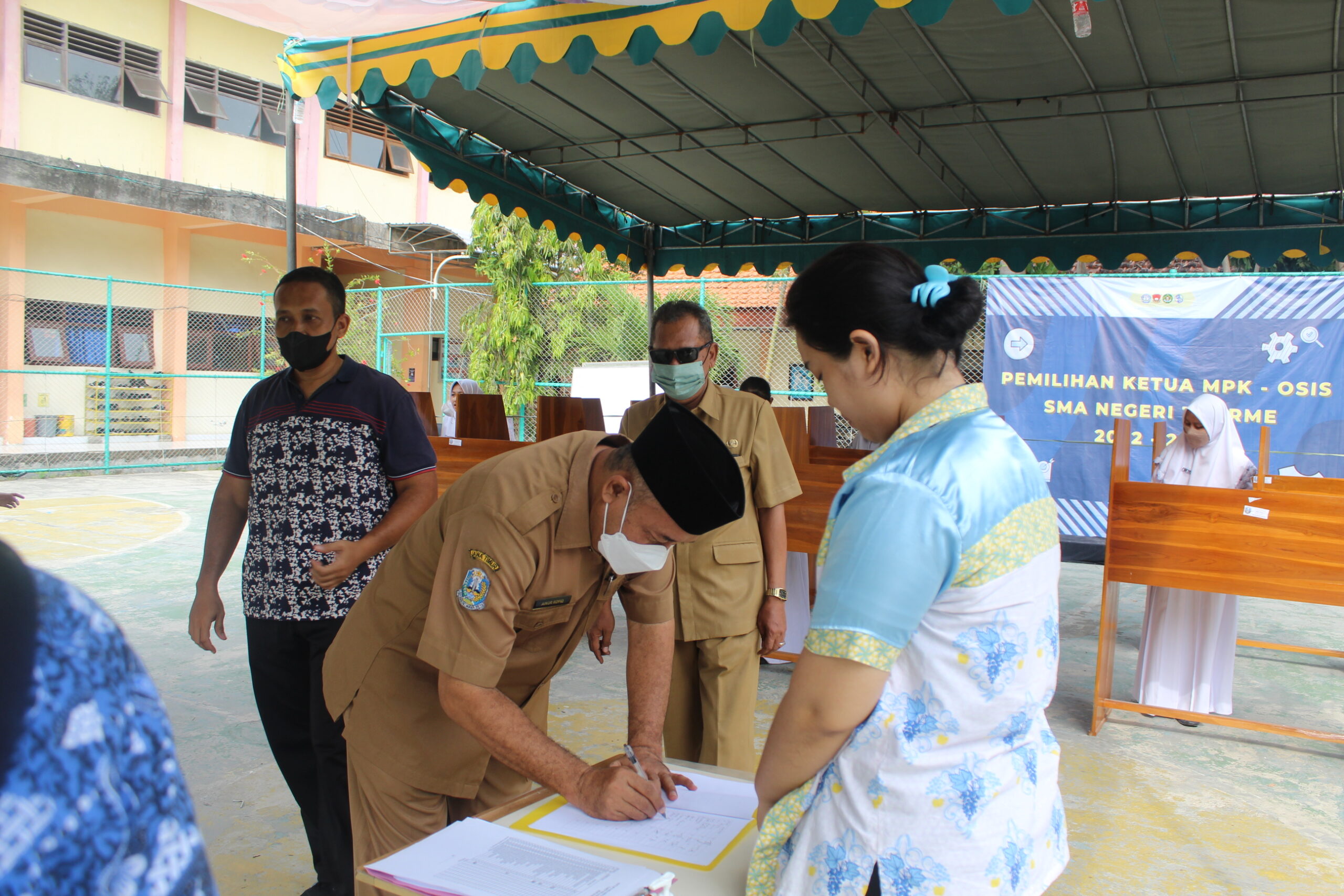 Pelaksanaan Pencoblosan Pemilihan Ketua Osis Mpk Sma Negeri 1 Cerme